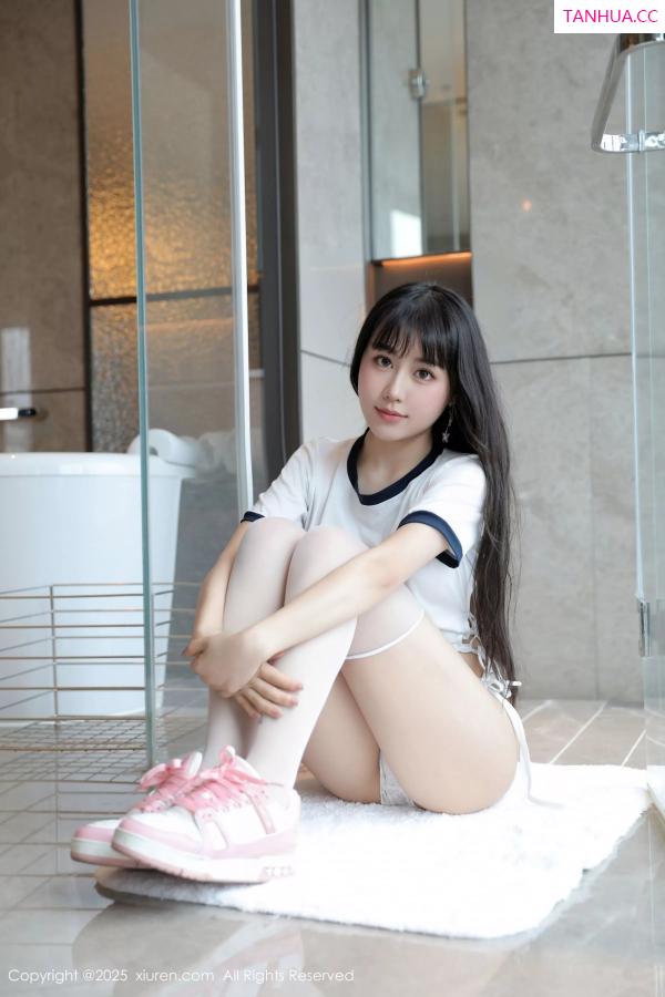   [XiuRen]高清写真图 2025.04.23 No.10184 量子玫瑰 白色运动服第50张图片